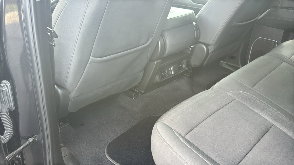 Used 2023 Chevrolet Silverado 1500 LT AWD/4WD image 34