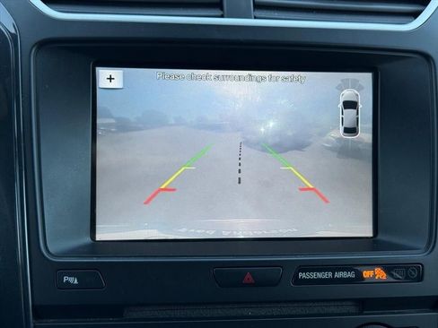 Used 2017 Ford Explorer XLT FWD image 25