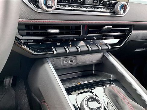 New 2026 Chevrolet Colorado Z71 w/ Technology Package AWD/4WD image 23