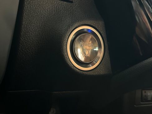 Used 2025 Lexus ES 300h w/ Premium Package FWD image 30
