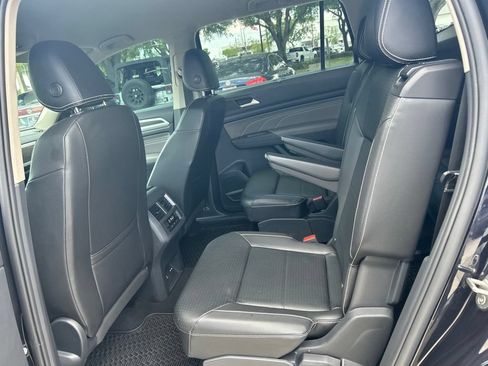 Used 2023 Volkswagen Atlas SE FWD image 45