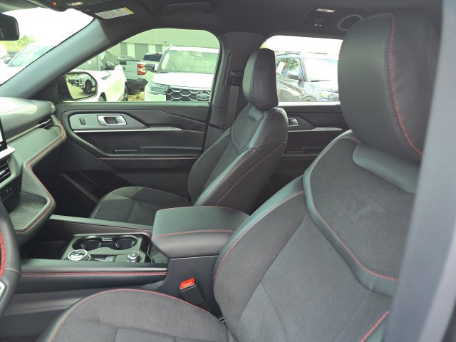 Used 2026 Ford Explorer ST RWD image 12