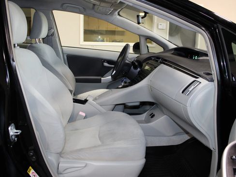 Used 2010 Toyota Prius Two FWD image 24