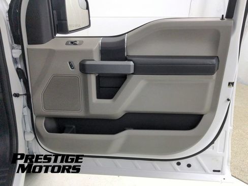 Used 2017 Ford F150 XLT AWD/4WD image 26