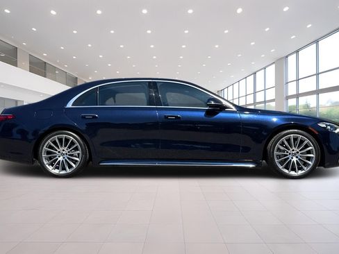 Used 2023 Mercedes-Benz S 580 4MATIC Sedan image 3