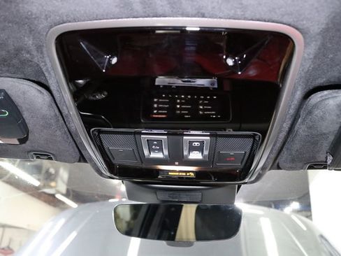 Used 2018 Land Rover Range Rover Supercharged image 34