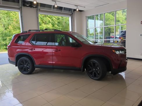 Used 2025 Honda Pilot Black Edition image 6