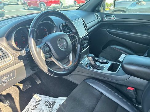 Used 2021 Jeep Grand Cherokee Laredo X AWD/4WD image 14