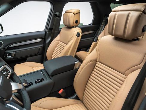 New 2026 Land Rover Discovery Limited Edition AWD/4WD image 15