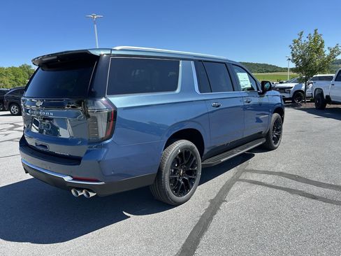 New 2026 Chevrolet Suburban Premier AWD/4WD image 7