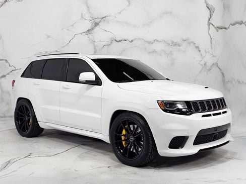 Used 2018 Jeep Grand Cherokee Trackhawk AWD/4WD image 15