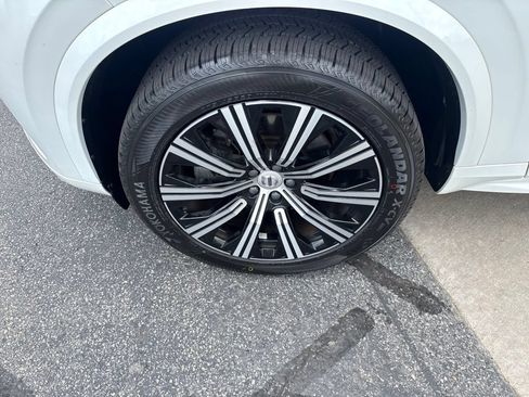 Certified 2023 Volvo XC90 B5 Core w/ Climate Package AWD/4WD image 12