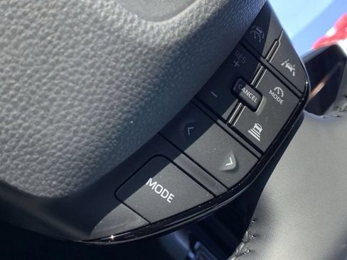 Used 2026 Toyota Prius XLE FWD image 23