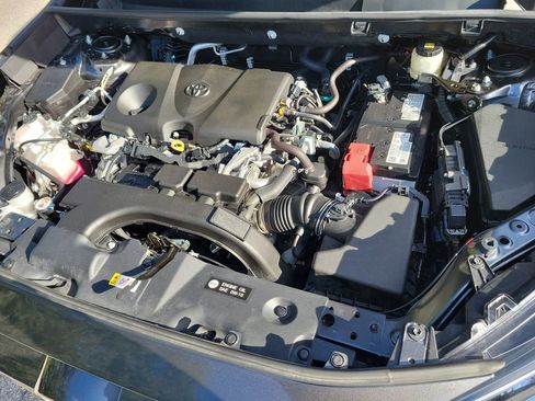 Used 2021 Toyota RAV4 XLE image 9