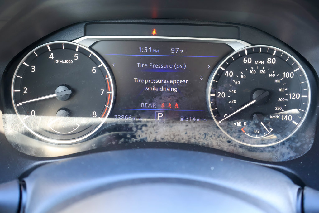 Used 2025 Nissan Altima 2.5 SV FWD image 11