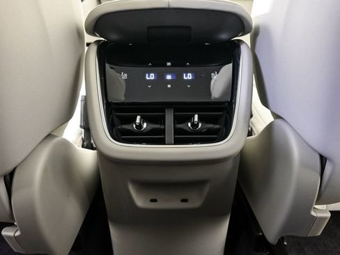 Certified 2025 Volvo EX90 Ultra AWD/4WD image 22