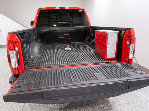 Used 2018 Ford F250 XLT w/ XLT Premium Package image 11