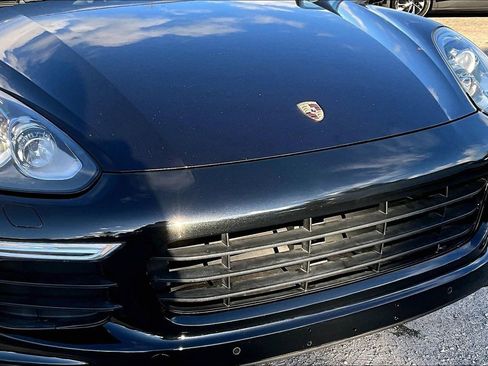 Used 2017 Porsche Cayenne Platinum Edition image 34