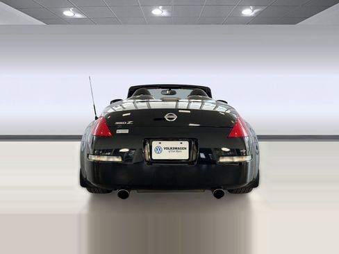 Used 2005 Nissan 350Z Grand Touring RWD image 10