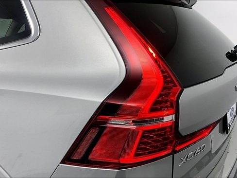 Used 2023 Volvo XC60 B5 Plus AWD/4WD image 29