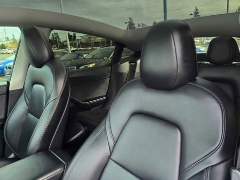 Used 2021 Tesla Model Y Long Range image 23