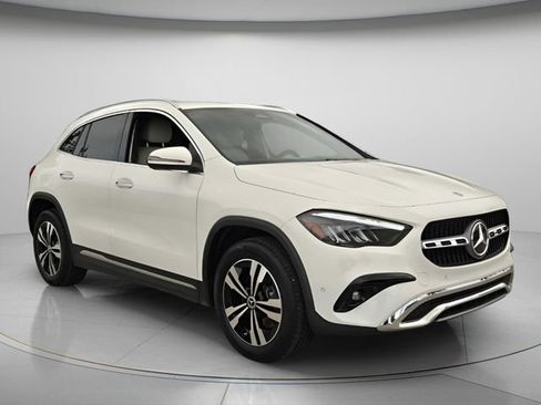 Used 2025 Mercedes-Benz GLA 250 image 9