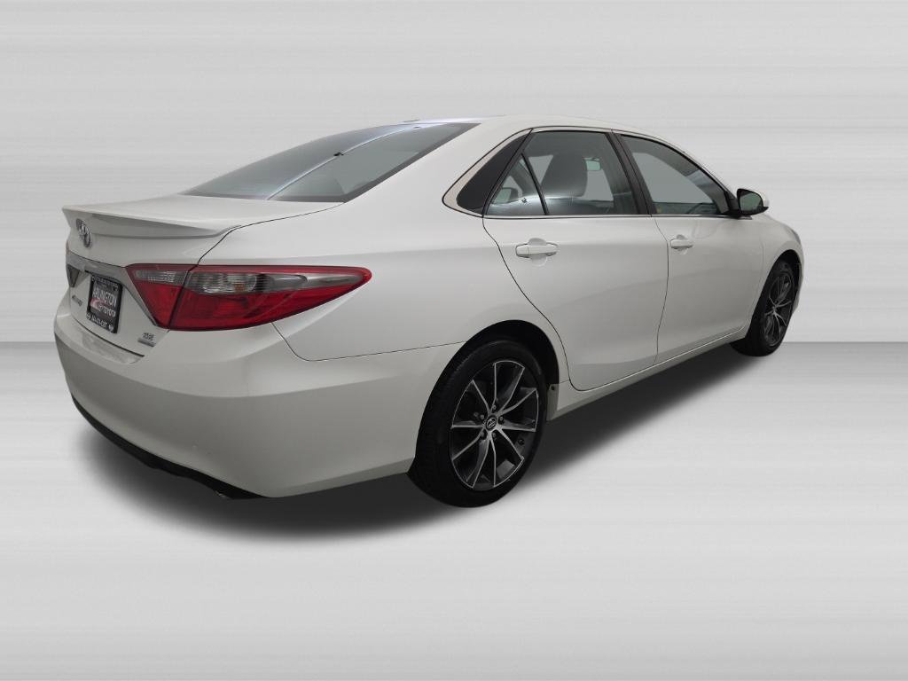 Used 2016 Toyota Camry SE FWD image 4