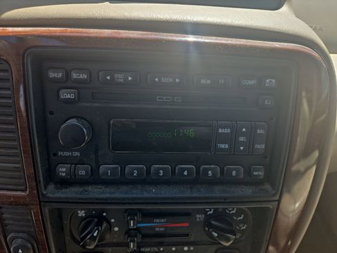 Used 2003 Ford Windstar SEL FWD image 12