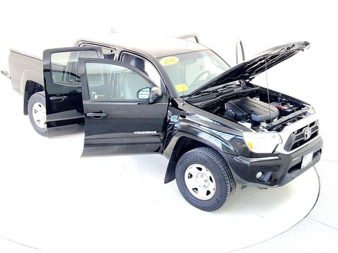 Certified 2015 Toyota Tacoma 4x4 Double Cab image 24