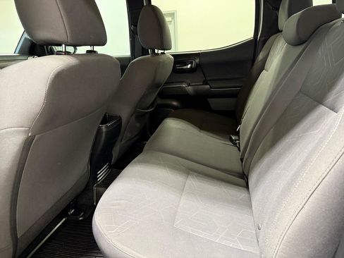 Used 2018 Toyota Tacoma TRD Sport w/ Technology Package image 23