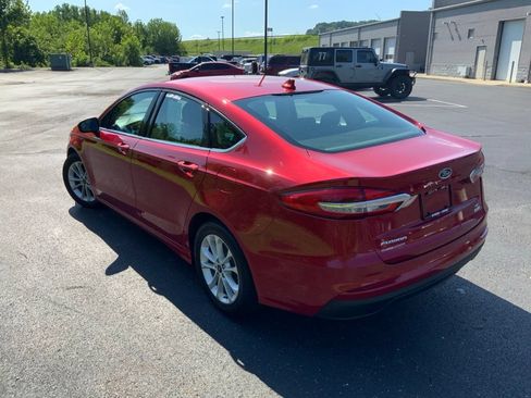 Used 2020 Ford Fusion SE FWD image 9