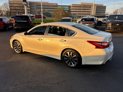 Used 2017 Nissan Altima 2.5 SL FWD image 5