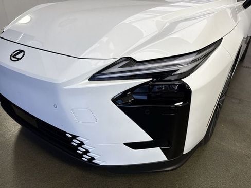 New 2026 Lexus ES 350e FWD image 27