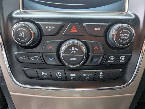 Used 2016 Jeep Grand Cherokee Overland AWD/4WD image 21