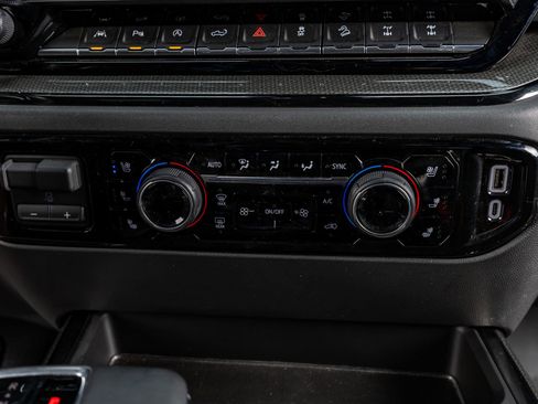 Used 2023 Chevrolet Silverado 1500 ZR2 w/ Technology Package image 23