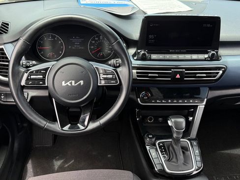 Used 2022 Kia Seltos Nightfall Edition AWD/4WD image 12
