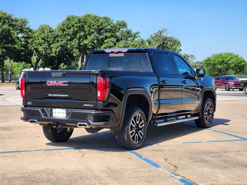 Used 2023 GMC Sierra 1500 AT4 w/ Technology Package AWD/4WD image 5