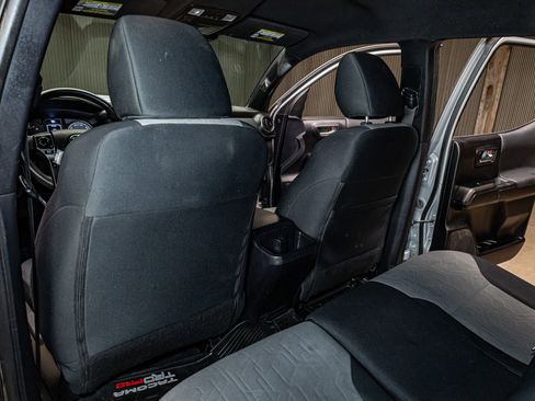 Used 2021 Toyota Tacoma TRD Sport w/ Technology Package image 24