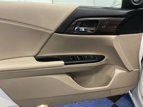 Used 2017 Honda Accord EX-L image 13