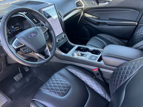 Used 2024 Ford Edge Titanium image 7