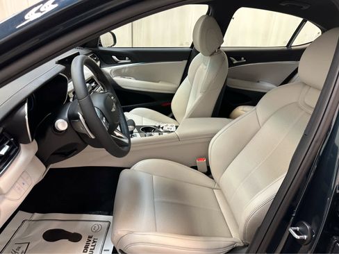 New 2025 Genesis G70 2.5T image 12