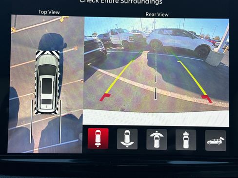 Used 2021 Chrysler Pacifica Touring-L w/ Premium & Safety Sphere Group image 36