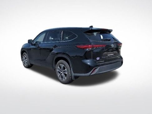 Used 2020 Toyota Highlander XLE image 7