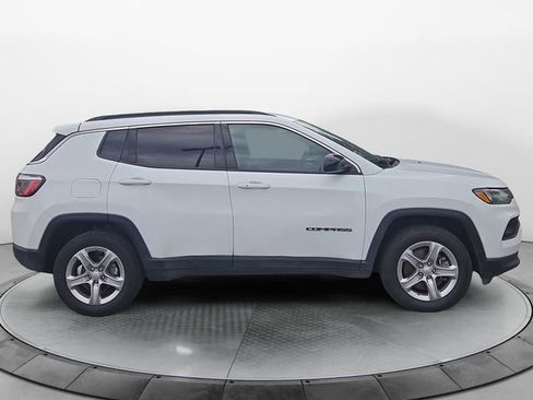 Used 2024 Jeep Compass Latitude AWD/4WD image 6