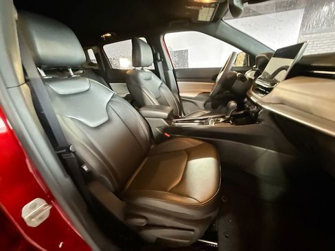 Used 2026 Jeep Compass Limited image 31