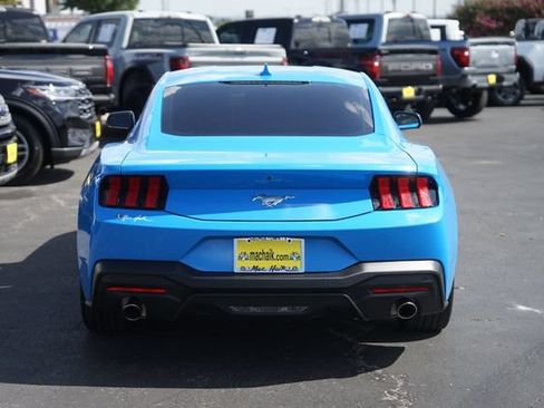 Used 2025 Ford Mustang Coupe RWD image 7