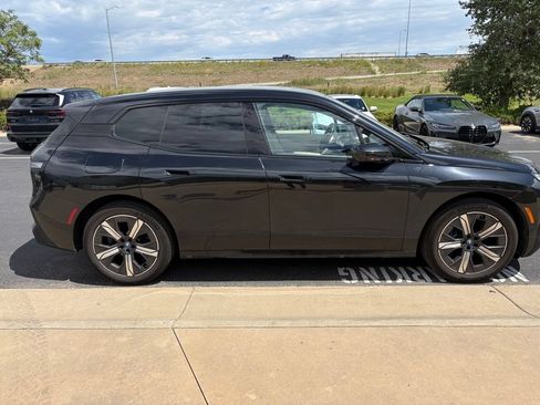 Used 2024 BMW iX xDrive50 w/ Sport Package AWD/4WD image 4