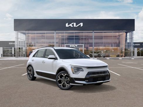 New 2025 Kia Niro SX Touring image 8