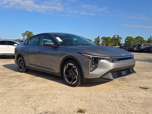 New 2025 Kia K4 EX image 2