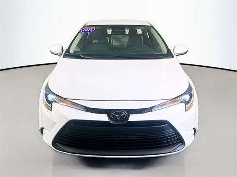 Used 2025 Toyota Corolla LE image 2
